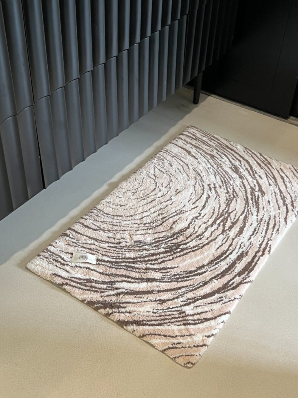 Discontinued Brand New ABABYSS & HABIDECOR Slurry Pink Brown Bath Rug 23" x 39"